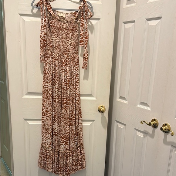 By Together Brown and White Tiered Maxi Sundress - Picture 2 of 9